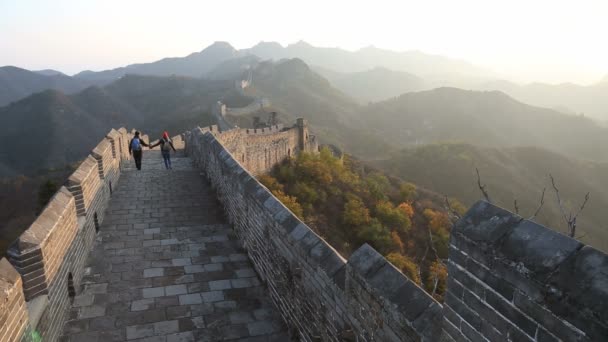 Gran Muralla construida a lo largo de una línea este-oeste — Vídeos de Stock