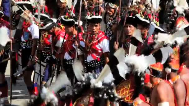 Chakhesang stam de neushoornvogel festival — Stockvideo