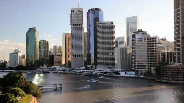 Rio Brisbane e horizonte da cidade — Vídeo de Stock