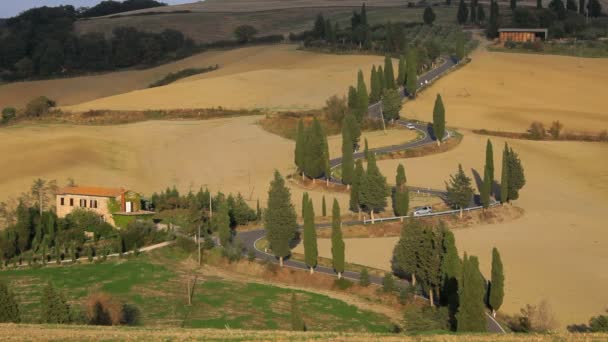 Vehículos por carretera Campo italiano — Vídeos de Stock