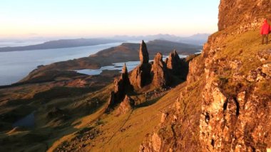 Yaşlı adam Storr yalnız walker