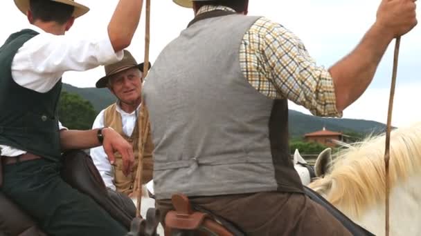 Tuscan cowboys and Buttero horse men — Stock Video