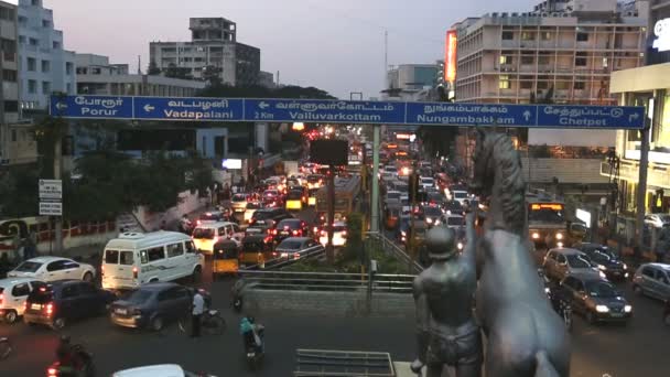 Movimiento lento Centro de la ciudad hora punta tráfico — Vídeos de Stock