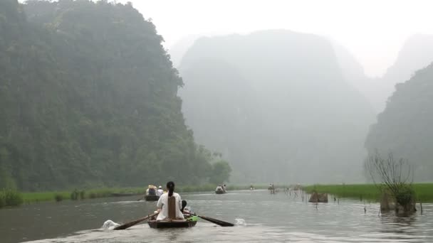 Remo pierna tradición vietnamita local — Vídeo de stock