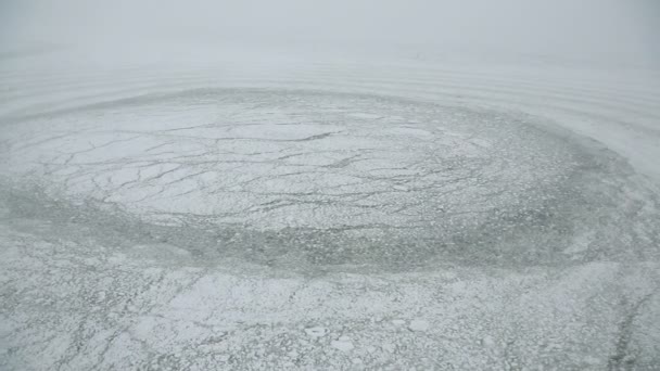 Luchtfoto cirkel van bevroren zee — Stockvideo