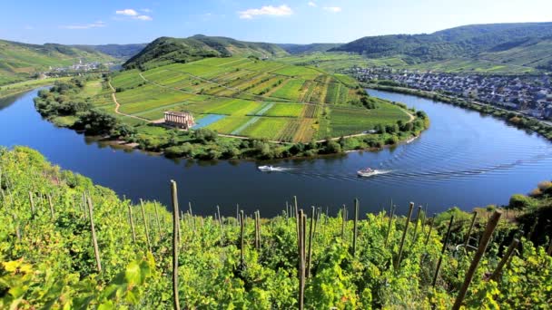 River Mosel with two small pleasure boats — Stock Video