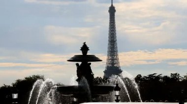 Fransa Paris yer Concorde Eyfel Kulesi seyahat turizm çeşme