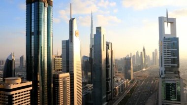 Dubai Birleşik Arap Emirlikleri Sheikh Zayed Road gökdelen Burj Khalifa günbatımı