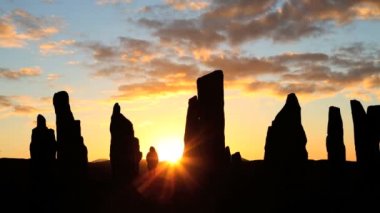 Isle of Lewis Outer Hebrides Callanish duran taşlar İskoçya günbatımı