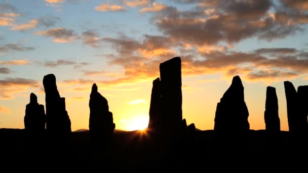 Острів Льюїс західні острови Callanish стоячи каменів захід сонця — стокове відео