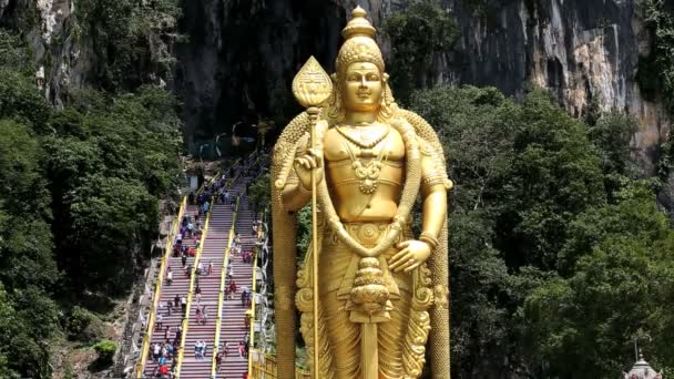 Kuala Lumpur Maleisië Murugan God Batu Caves standbeeld — Stockvideo