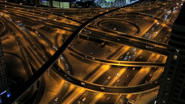 Dubai Sheikh Zayed Road Intersection iluminado Emirados Árabes Unidos — Vídeo de Stock