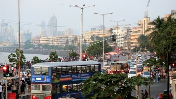 Mumbai Hindistan deniz sürücü şehir manzarası Seyahat Hindistan — Stok video
