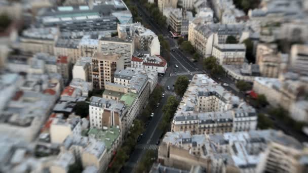 Fransa Paris şehir sokak trafik araç seyahat bina — Stok video