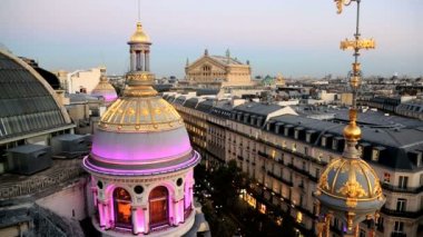 Fransa Paris Opera Garnier Opera Binası ışıklı dusk