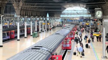 Londra Paddington istasyonu tren demiryolu ağı commuting