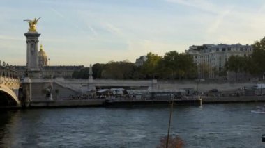 Fransa Paris Avrupa River Seine Eyfel Kulesi tekne günbatımı Nehri Köprüsü Tl
