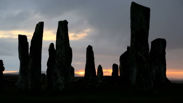 刘易斯岛外赫布里底卡拉尼什站石头英国苏格兰 — 图库视频影像