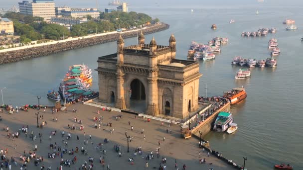 Mumbai India Gate Maharashtra Asien monument båt havet — Stockvideo