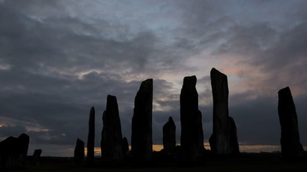 Остров Льюис Outer Hebrides Калланиш стоя камни Шотландии Восход Tl — стоковое видео