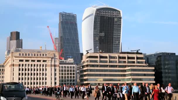 London Bridge Walkie Talkie Construção arranha-céus da cidade — Vídeo de Stock