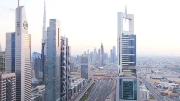 Dubai Emiratos Árabes Unidos Sheikh Zayed Road time lapse sunset Burj Kalifa — Vídeos de Stock