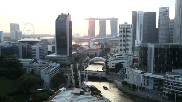 Clarke Quay tourisme ville skyline rivière lever du soleil roue Voyage — Video