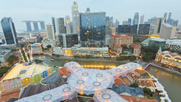 Clarke Quay Azië tijd vervallen skyline van de stad verlicht — Stockvideo