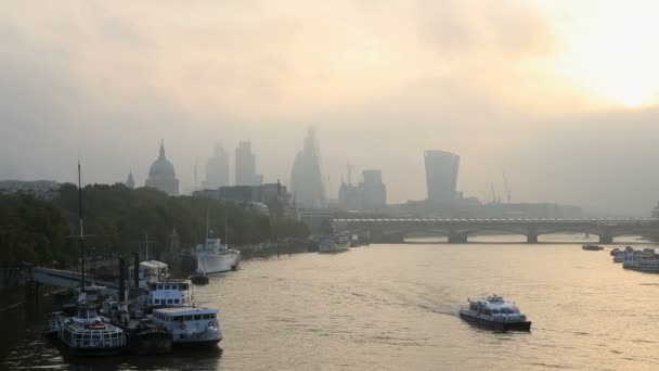 伦敦桥河泰晤士河圣保罗黎明旅游 — 图库视频影像