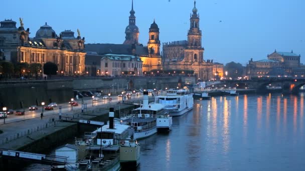 Deutschland dresden city river elbe beleuchtet sächsische kirche — Stockvideo