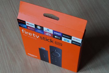 Kerala, Hindistan - 12-11-2020: Amazon yangın TV çubuğu lite