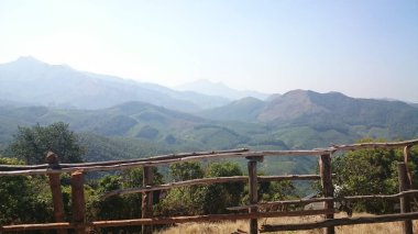 Idukki, Kerala, Hindistan 'daki İravikulam Milli Parkı' ndaki dağlar vadisi.