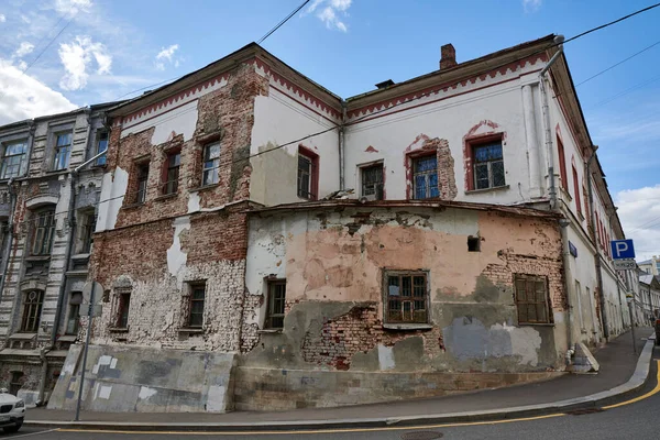 Moskova. Khokhlovsky Yolu. Kültür Evi 'nin Köşesi Orijinal