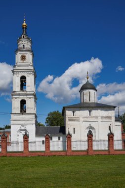 - Rusya. Volokolamsk kasabası. Kremlin. İsa 'nın Dirilişi Katedrali