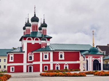 - Rusya. Uglich kasabası. Tezahür manastırı. Meryem Ana 'nın Smolensk Simgesi Kilisesi.