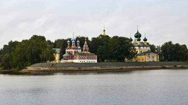 Russie Ville Uglich Deux Églises Kremlin Images De Stock Libres De Droits