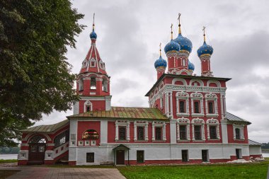 - Rusya. Uglich kasabası. Kremlin. Demetrius Tsarevich Kan Kilisesi