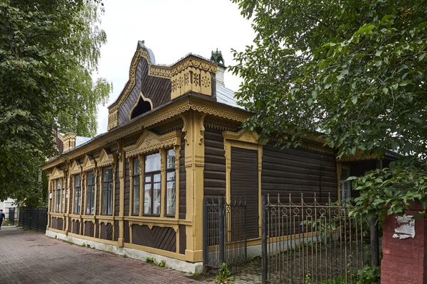 ロシアだ イギリスの町 木造商人の家 Evreinovs — ストック写真