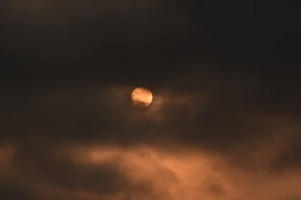 Nublado Oscuro Atardecer Nincs Magyar Neve — Stock Fotó