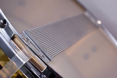 Makro de la partede atras de un redoblante