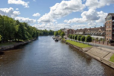 Ouse Nehri, York şehrinin kalbinden geçiyor.