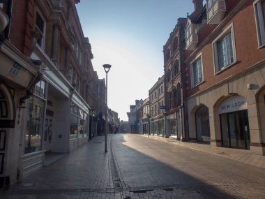 İngiltere 'deki Covid-19 tecridi sırasında Ipswich' in merkezinde terk edilmiş bir cadde.