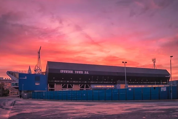Блискуче Небо Коли Сонце Піднімається Стадіоні Портман Роуд Іпсвічі Саффолк — стокове фото