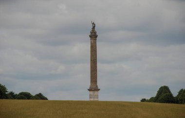 Oxfordshire, İngiltere 'deki Blenheim Sarayı' nda Zafer Sütunu.