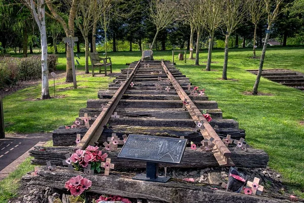 Een Deel Van Birma Railway Bij Het National Arboretum Memorial — Stockfoto