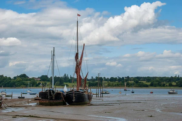 Boats Stranded Low Tide River Orwell Pin Mill Suffolk — Stock Photo, Image