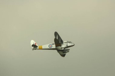 1930 'lardan bir de Havilland Dragon Rapide kısa mesafeli uçak.