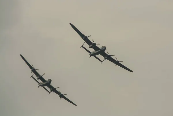 Los Dos Últimos Bombarderos Pesados Avro Lancasters Restantes Realizando Dueto — Foto de Stock