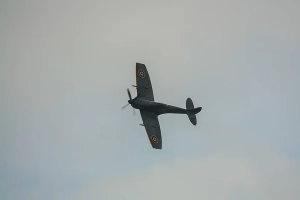 Supermarine Spitfire Lfxv1E Te311 Cambridgeshire Üzerinde Uçuyor — Stok fotoğraf