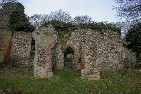 Las Ruinas Del Siglo Xiii Iglesia Santa María Tivetshall Norfolk — Foto de Stock